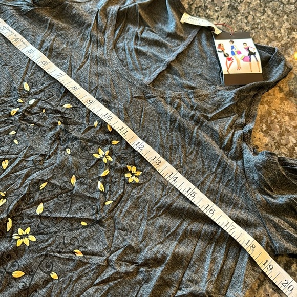 Bear Dance Heat gold flower cold shoulder tunic NWT L - Picture 9 of 12